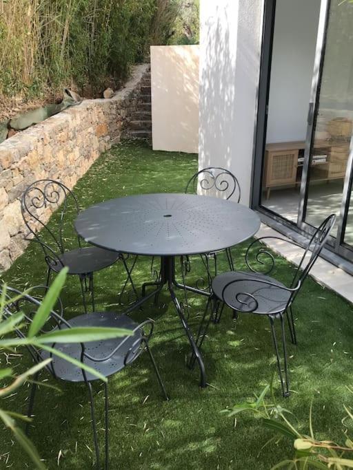 T2 Neuf Sur Jardin Proche Plage Carqueiranne Dış mekan fotoğraf